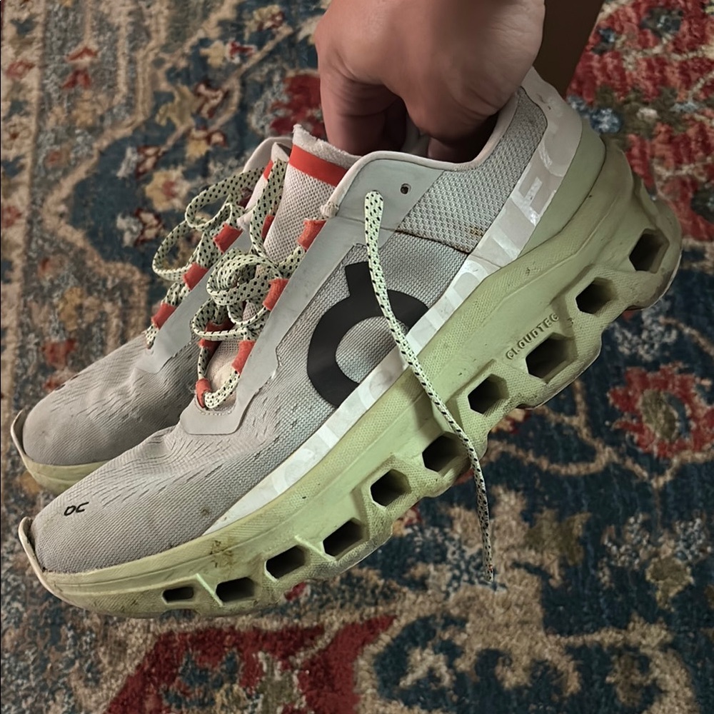 On Running Cloudmonster Sneakers